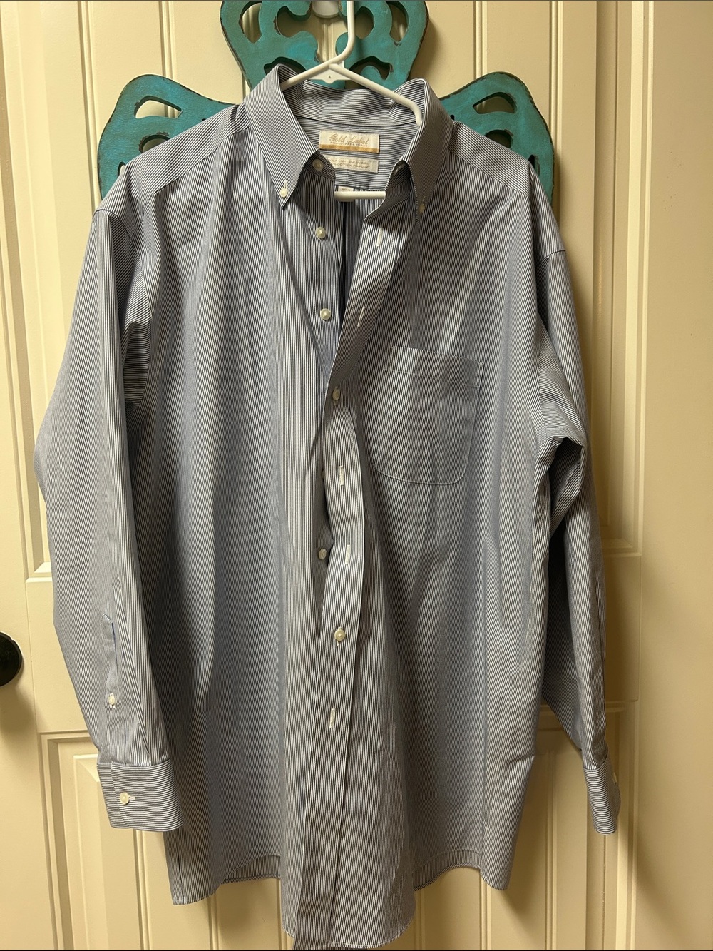 Roundtree & Yorke gold label Light Blue Men's Button-Down Dress Shirt